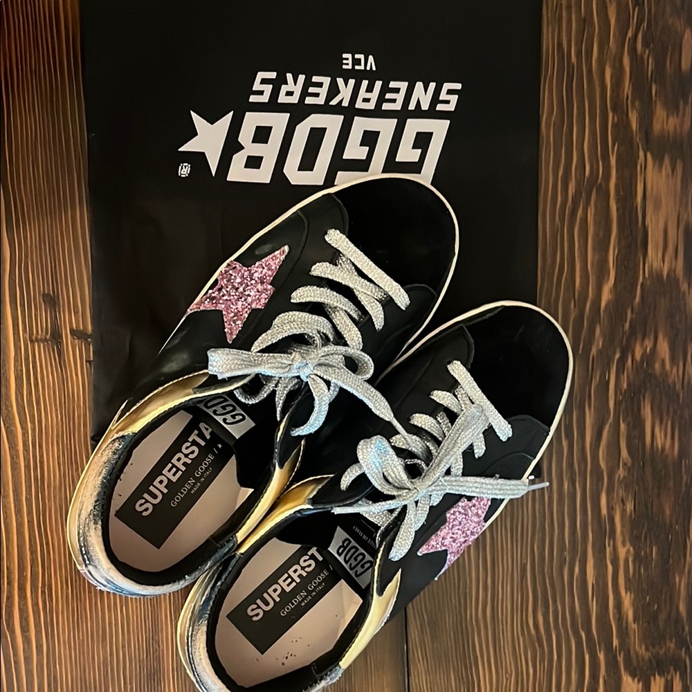 GBX Black and Pink Sneakers Sporty Design